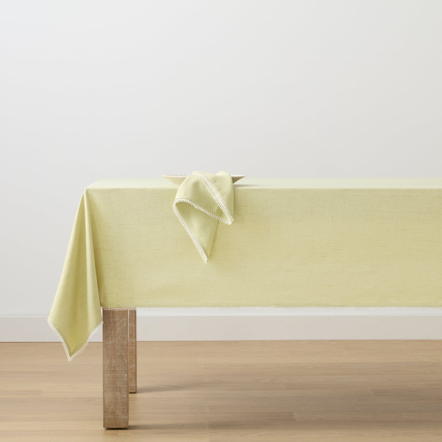 French Perle Pistachio 60x120 Tablecloth
