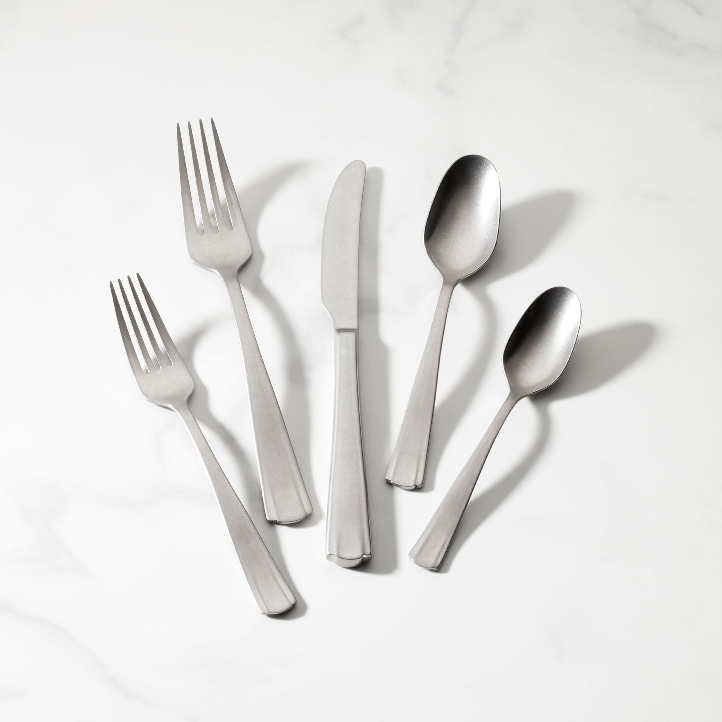 French Perle Scallop Vintage 65-Piece Flatware Set