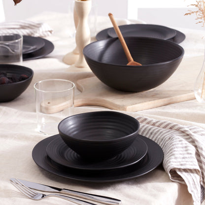 Ridge Black Dinner Plate