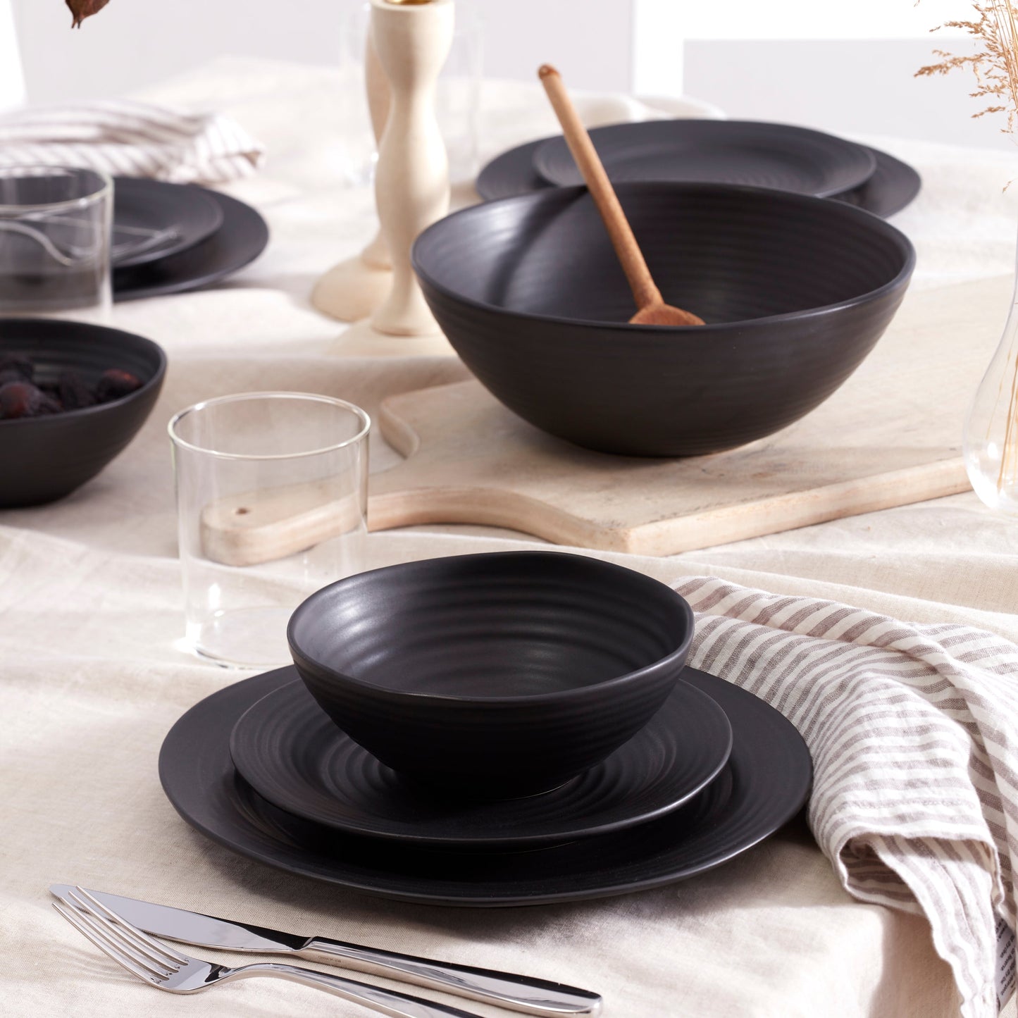 Ridge Black Salad Plate