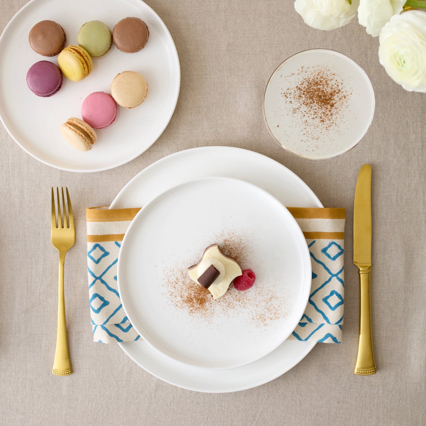 Modern White 24-Piece Dinnerware Set