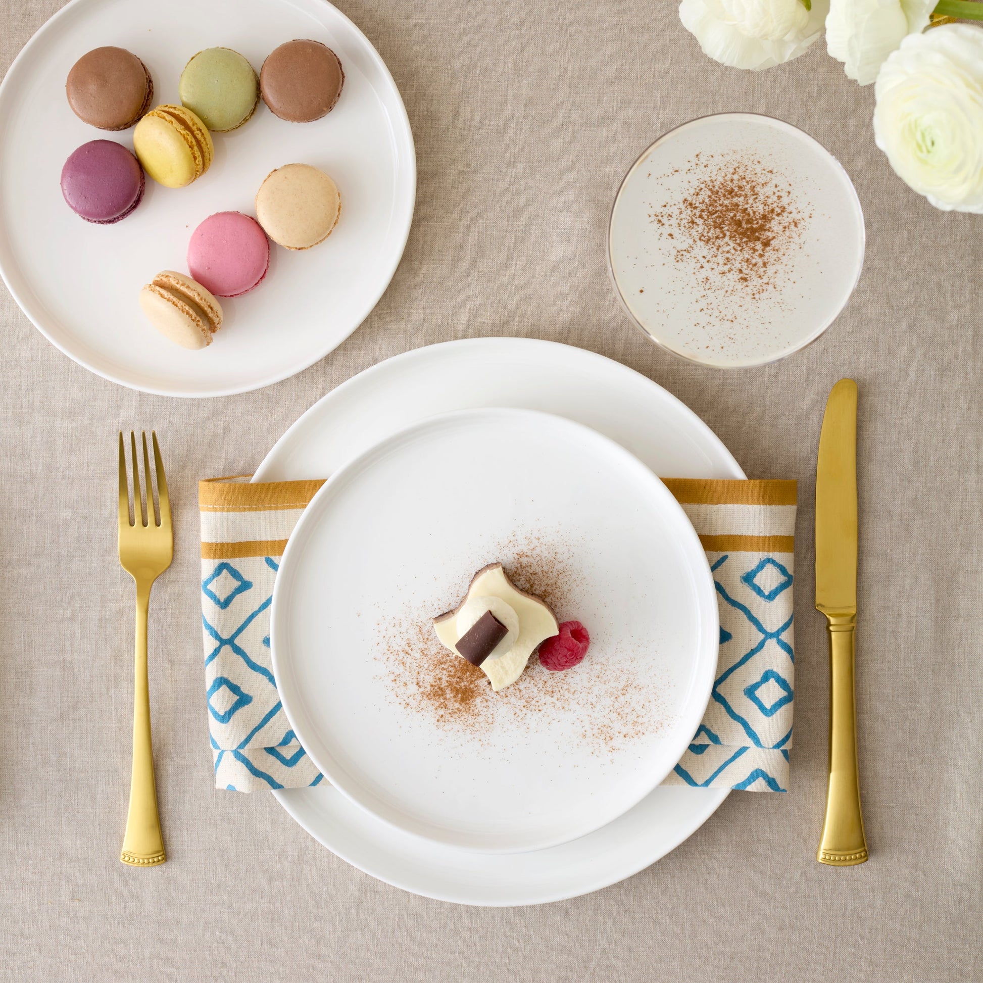 Modern White 24-Piece Dinnerware Set